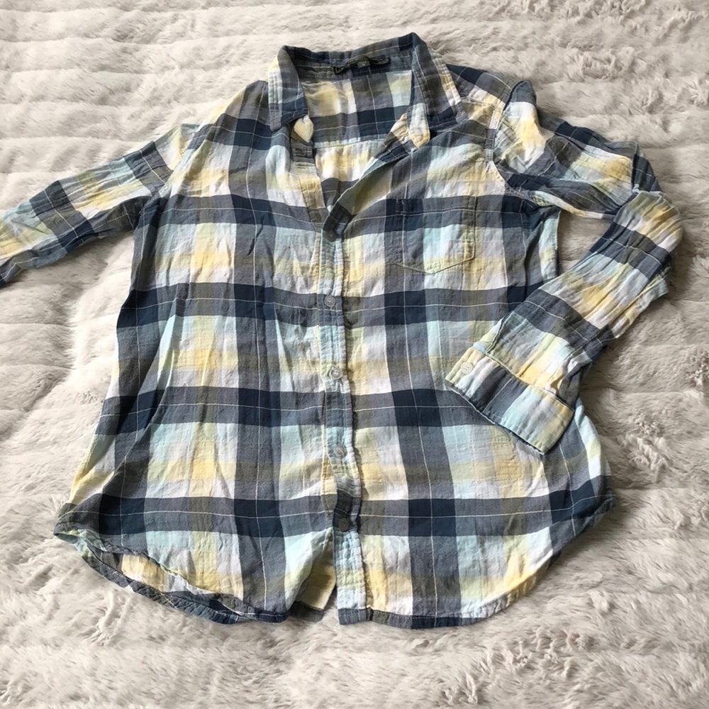 2/$25! โญ๏ธ Love Stitchโ plaid shirt